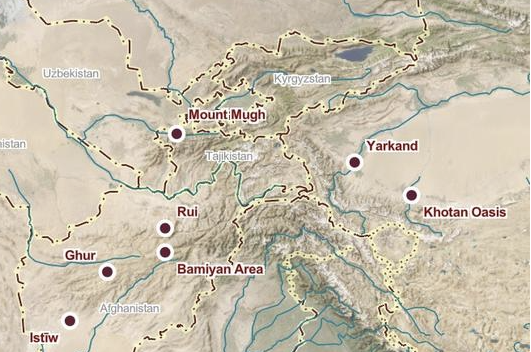 Qizil pantiesdagi mushukni sikish Kauchuk ayol bilan jinsiy aloqa onlayn